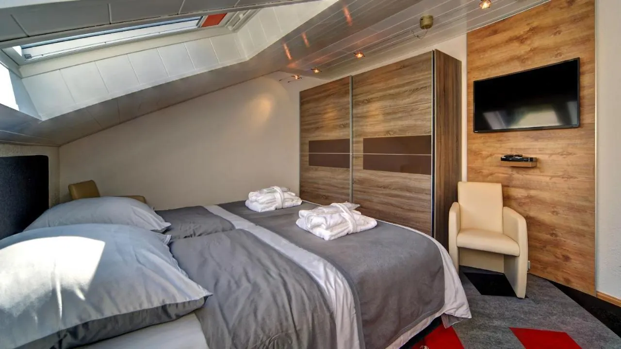 Hotel Suit' & Fruehstueck Zum Latschen - Adults Only Mauth